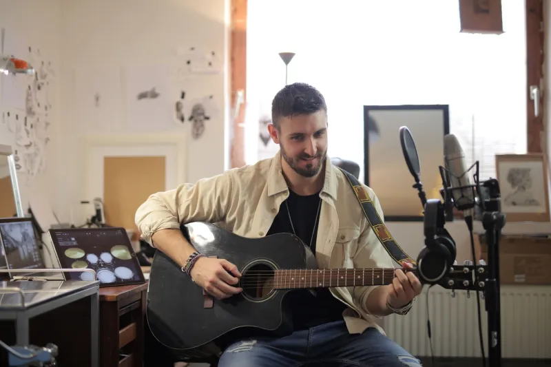 No Label, No Problem: How Independent Artists Are Building Empires from Their Living Rooms